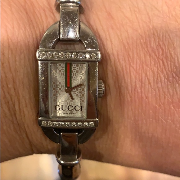 Gucci 6800L Diamond Watch - Picture 5 of 7